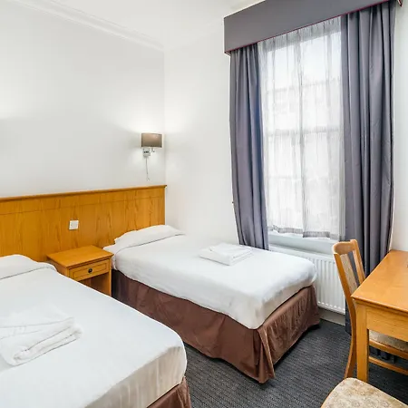 Oyo Townhouse New England, Victoria Hotell