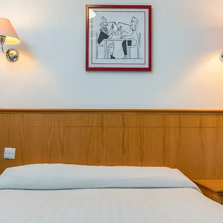 Hotell Oyo Townhouse New England, Victoria 3*