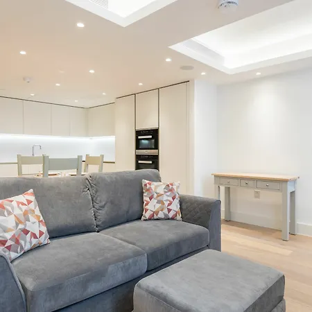Luxurious By Richmond Park Apartment