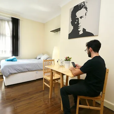 Ostello Accommodation London Londra
