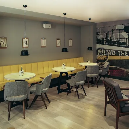 The Corner 3* London