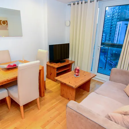 Wharf Tower Apartment *