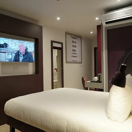 Hotel Western Wembley 4*