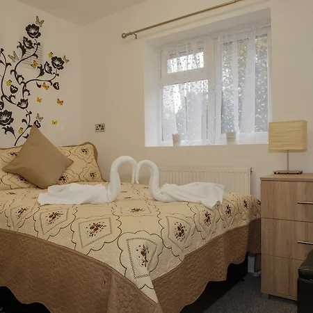 Gooseacre 3* Harrow
