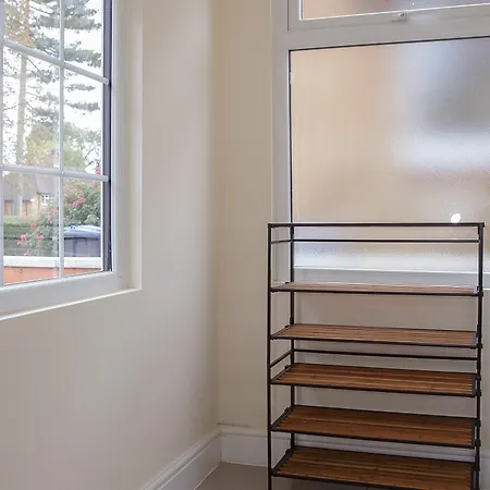 Gooseacre Guest house Harrow