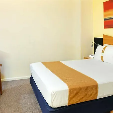 Express Victoria By Ihg Hotel