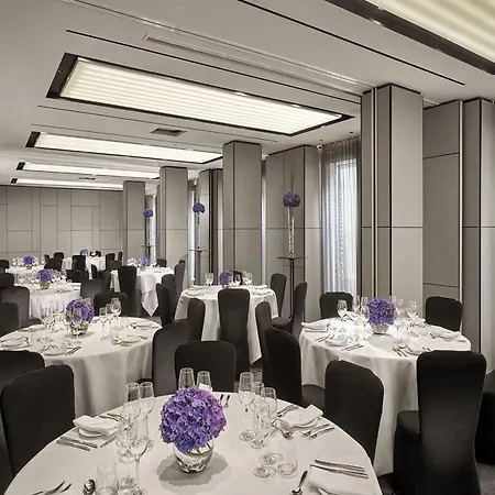 Hotel Park Plaza Waterloo