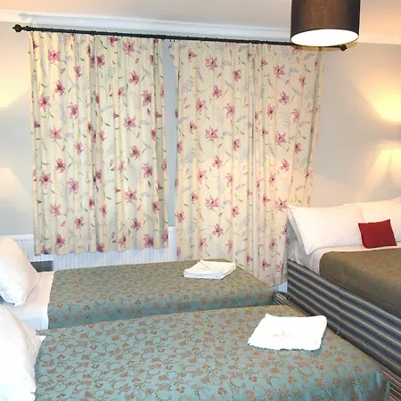 Hotel Plaza 2*