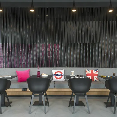 Moxy Excel Hotel 4*