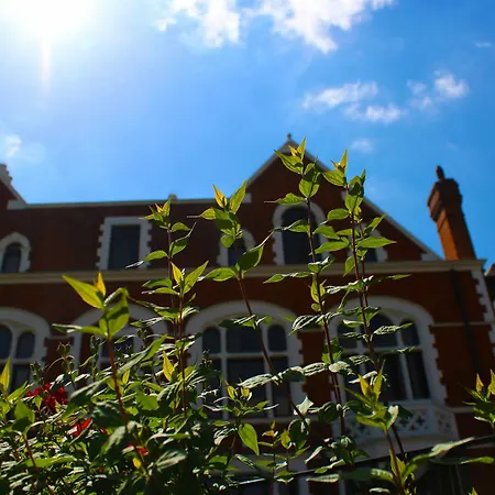 Western Peckham Hotel