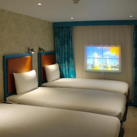 Western Queens Crystal Palace Hotel London
