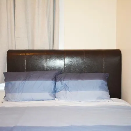 Zone 2 Three Bedroom * Londres