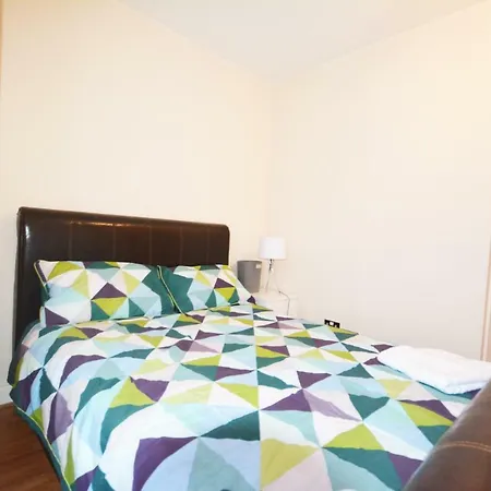 Zone 2 Three Bedroom * Londres