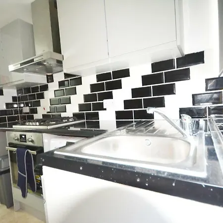 Zone 2 Three Bedroom Londres
