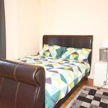 Zone 2 Three Bedroom Londres