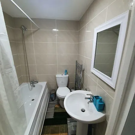 Apartamento Zone 2 Three Bedroom Londres