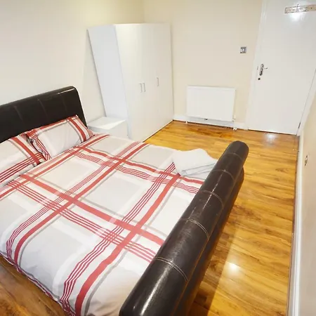 Apartamento Zone 2 Three Bedroom Londres