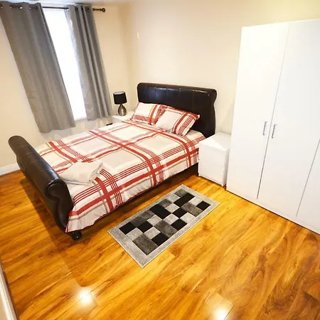 Zone 2 Three Bedroom Apartamento