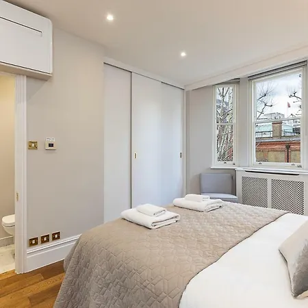 Astonishing Flats Near Mayfair & Piccadilly Circus *