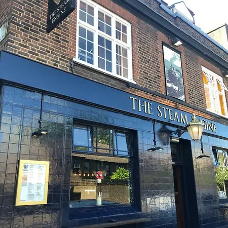 Publove @ The Steam Engine,waterloo Hostel