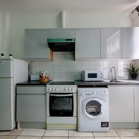 Bayswater Apartments Apartment