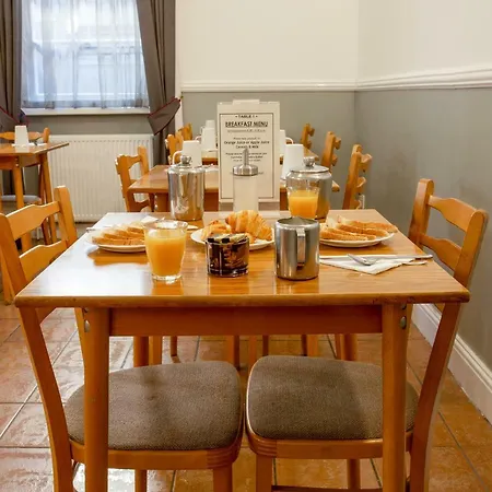 Hotell Oyo Townhouse New England, Victoria