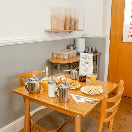 Oyo Townhouse New England, Victoria 3* London