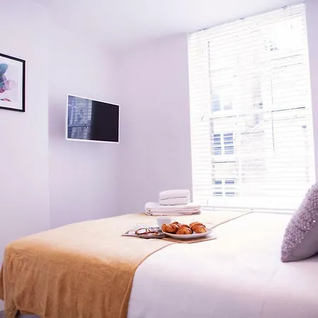 Quiet West End By Indigo Flats Apartment London