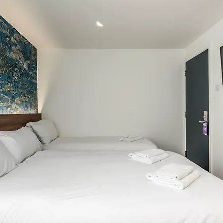 Queens Drive At Finsbury Park Hotel 3*