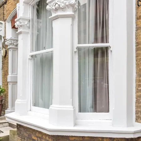 Queens Drive At Finsbury Park London