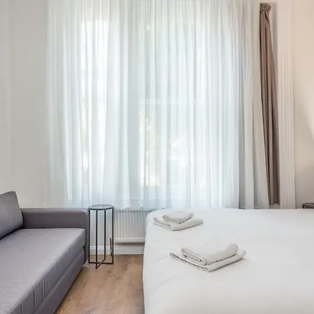 Hotel Queens Drive At Finsbury Park 3*