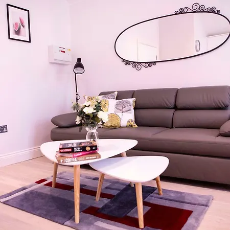 Quiet West End By Indigo Flats Appartamento *