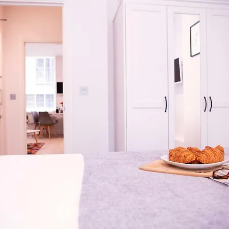 Quiet West End By Indigo Flats Apartment London