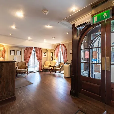 Park Lane Mews 4*