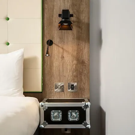 Ibis Styles London Hotel 3*