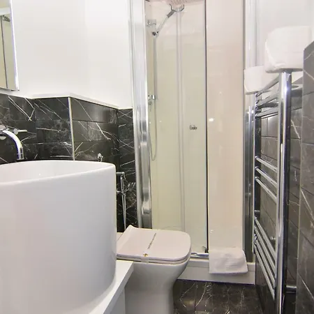 Wharf - Macarena Apartment London