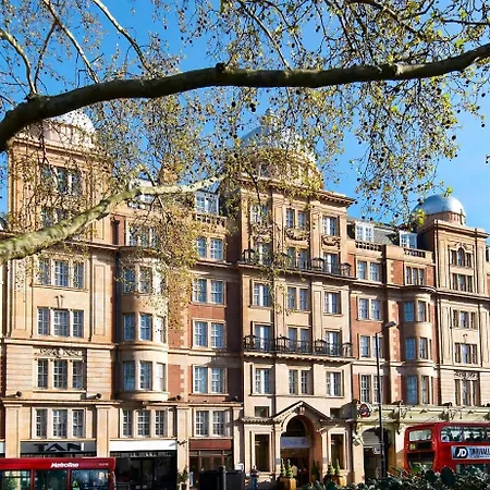 Hilton Hyde Park Hotel 4*
