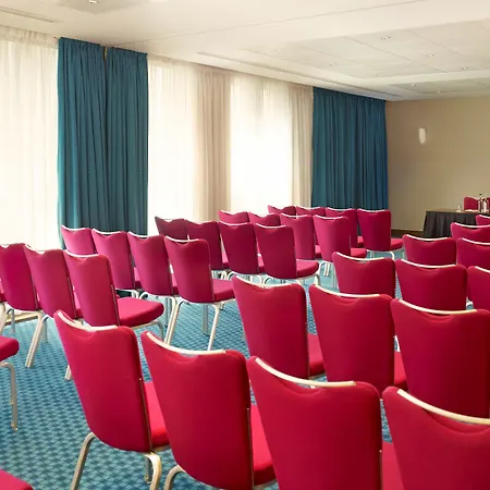 Hotel Park Plaza County Hall 4*