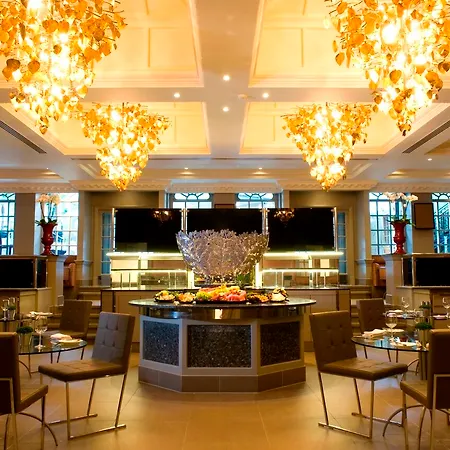 Radisson Blu Hotel, London Heathrow 4*