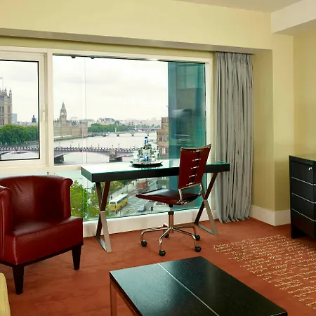 Plaza On The River 5*