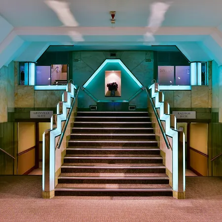 Strand Palace 4* Londýn