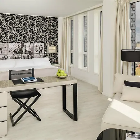 H10 Waterloo Hotel