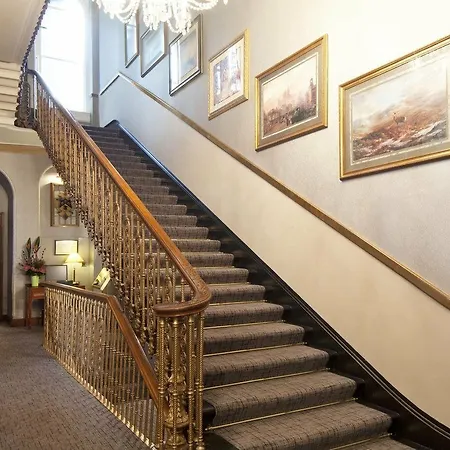 Gem Strathmore Hotel 4*