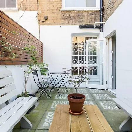 Delightful 2 Bed Garden Flat In Shepherd's Bush Apartment *