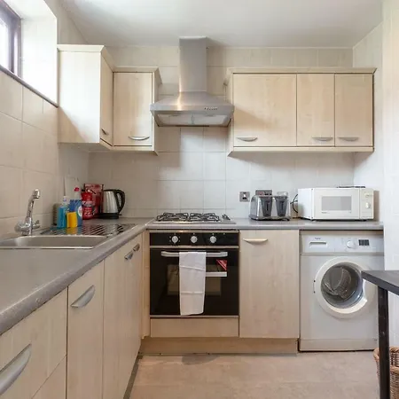 4 Bedroom Mews House In Kensal Rise Feriehus