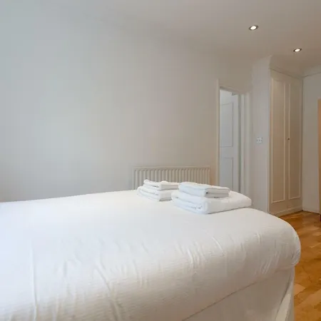 4 Bedroom Mews House In Kensal Rise *