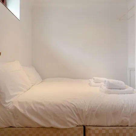 4 Bedroom Mews House In Kensal Rise