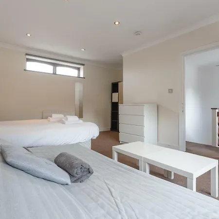 4 Bedroom Mews House In Kensal Rise Feriehus *
