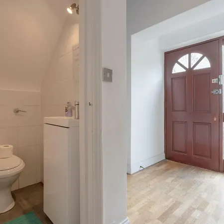 4 Bedroom Mews House In Kensal Rise *