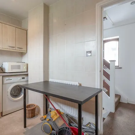 4 Bedroom Mews House In Kensal Rise Feriehus